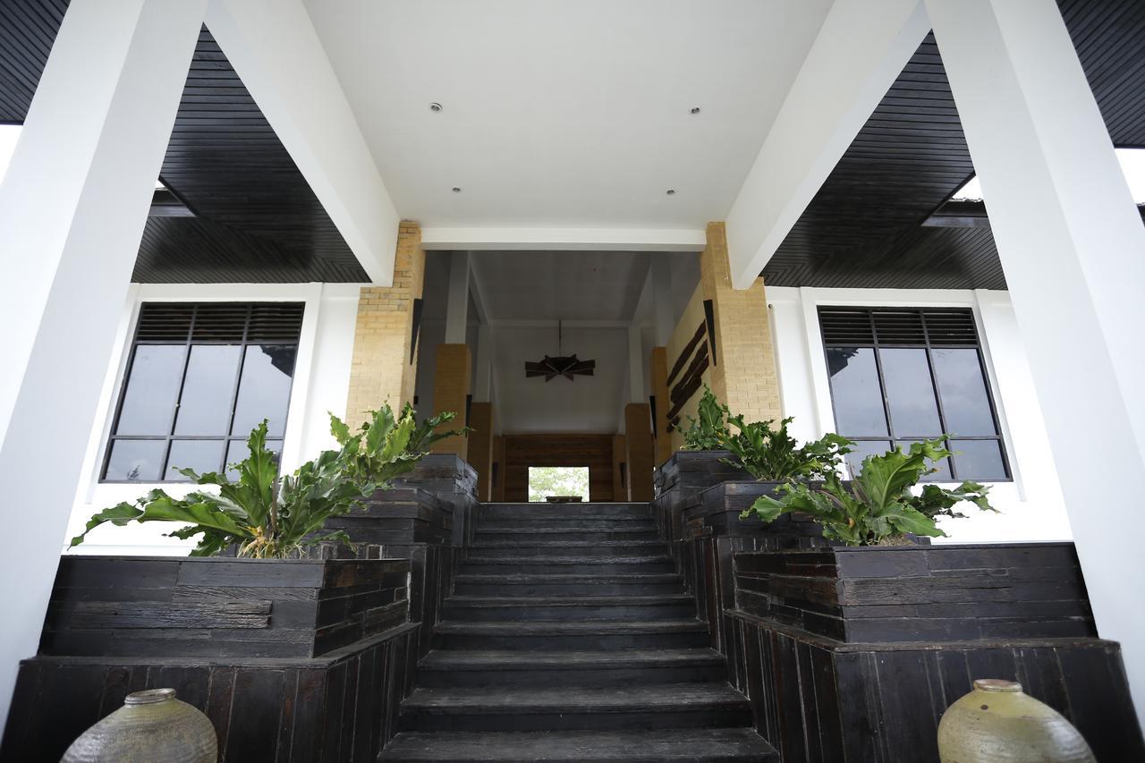 Kahyangan Resort Singkawang Buitenkant foto