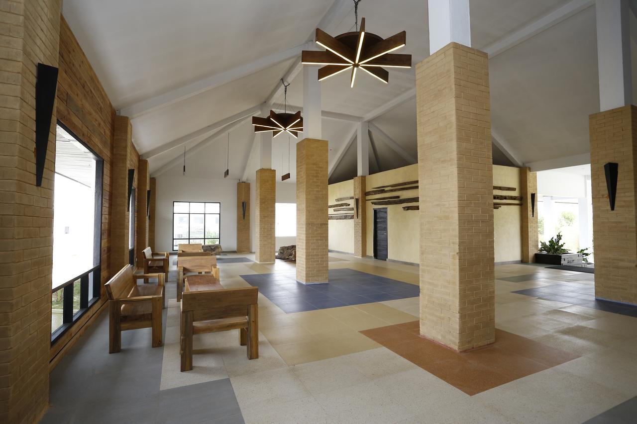 Kahyangan Resort Singkawang Buitenkant foto