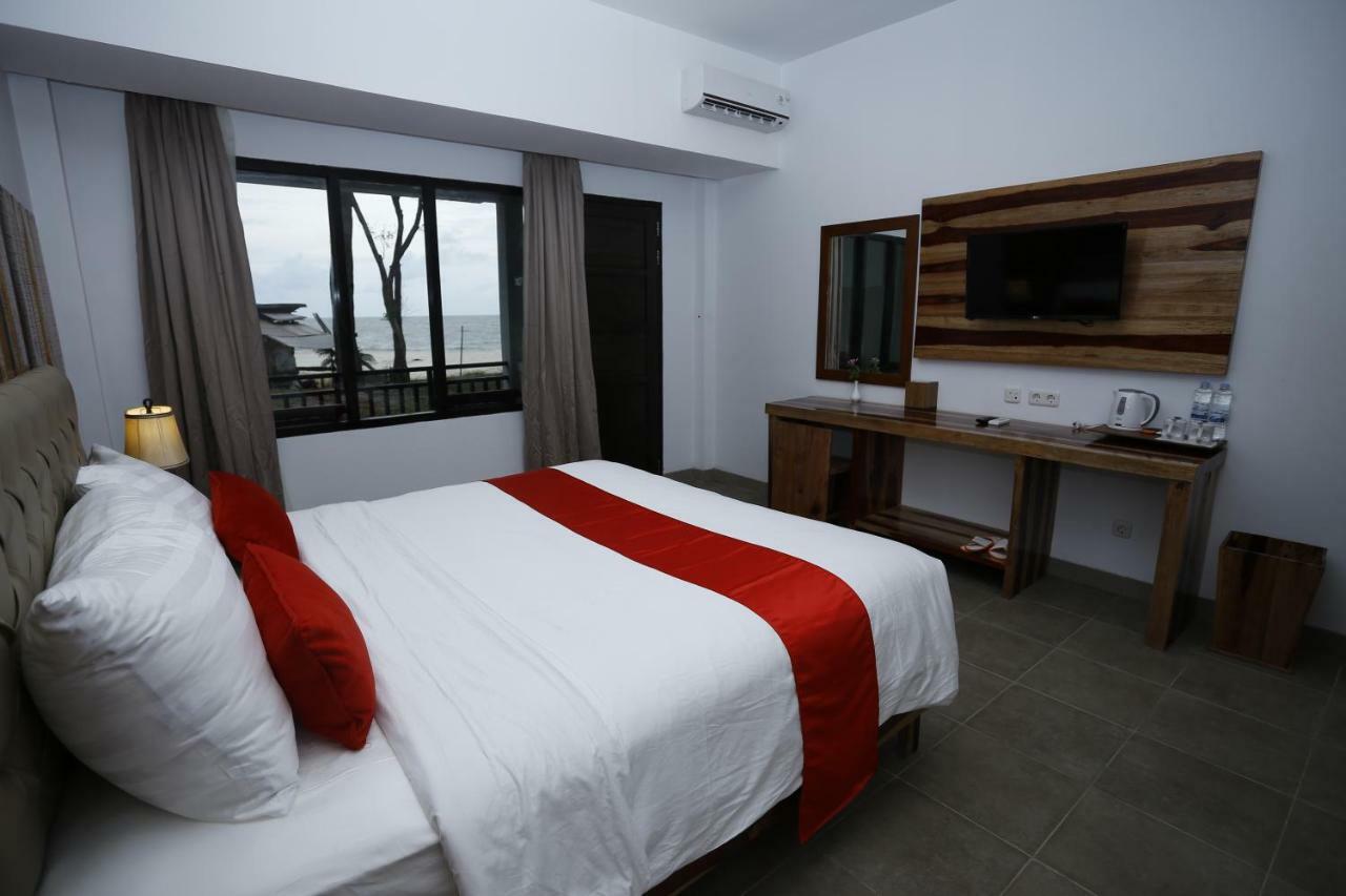 Kahyangan Resort Singkawang Buitenkant foto